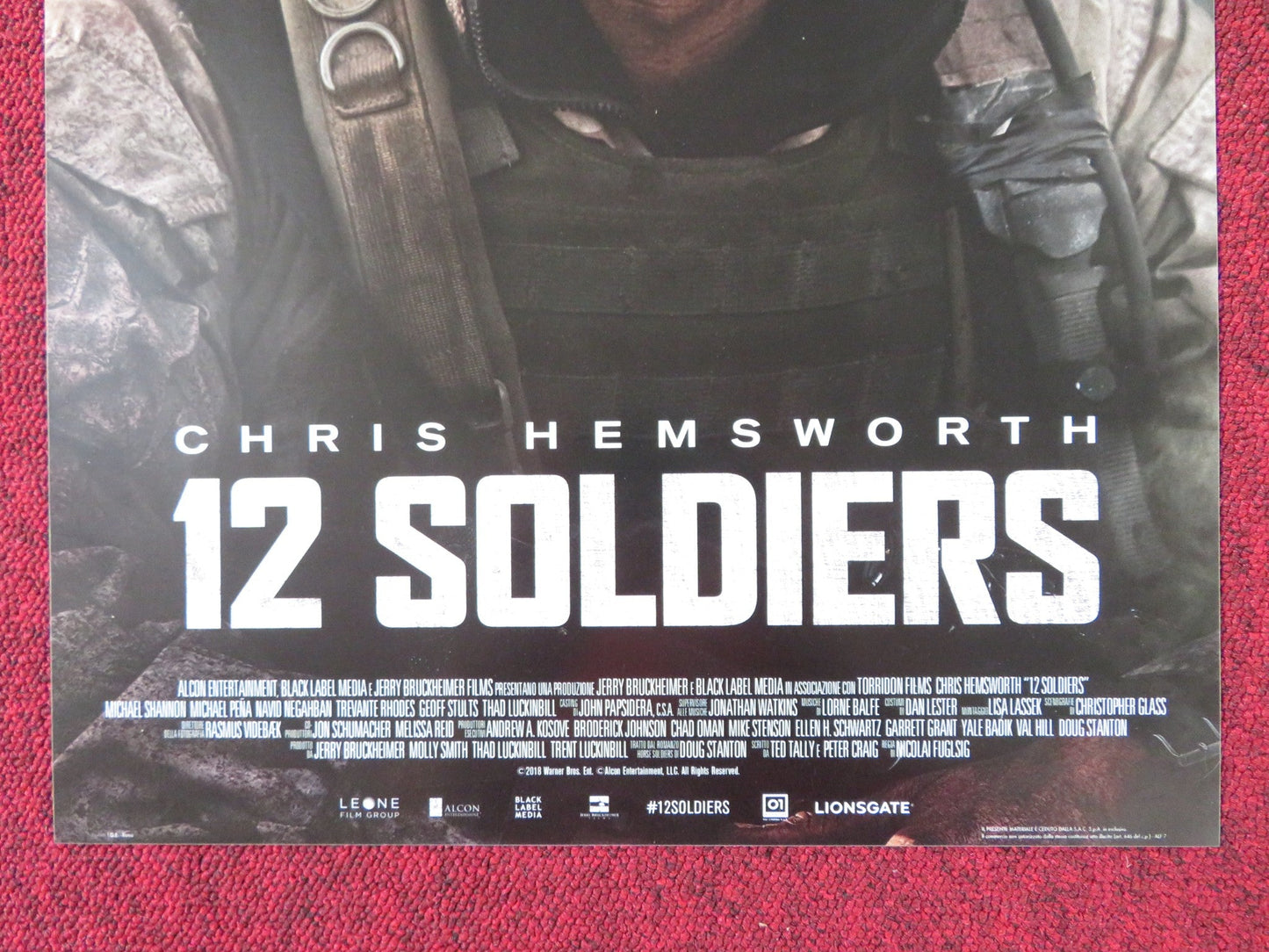 12 STRONG ITALIAN LOCANDINA POSTER CHRIS HEMSWORTH MICHAEL PENA 2018 - Rendezvous Cinema