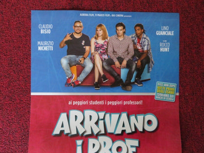 ARRIVANO I PROF ITALIAN LOCANDINA (26.5"x12.5") POSTER CLAUDIO BISIO 2018