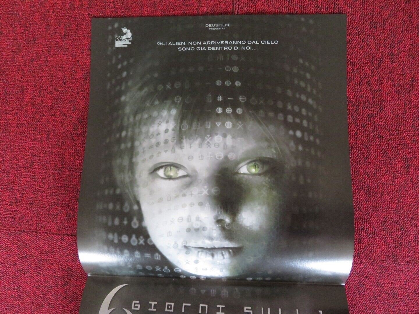 6 GIORBI SULLA TERRA/ ALIEN EXORCISM ITALIAN LOCANDINA (26.5"x12.5") POSTER 2011 - Rendezvous Cinema