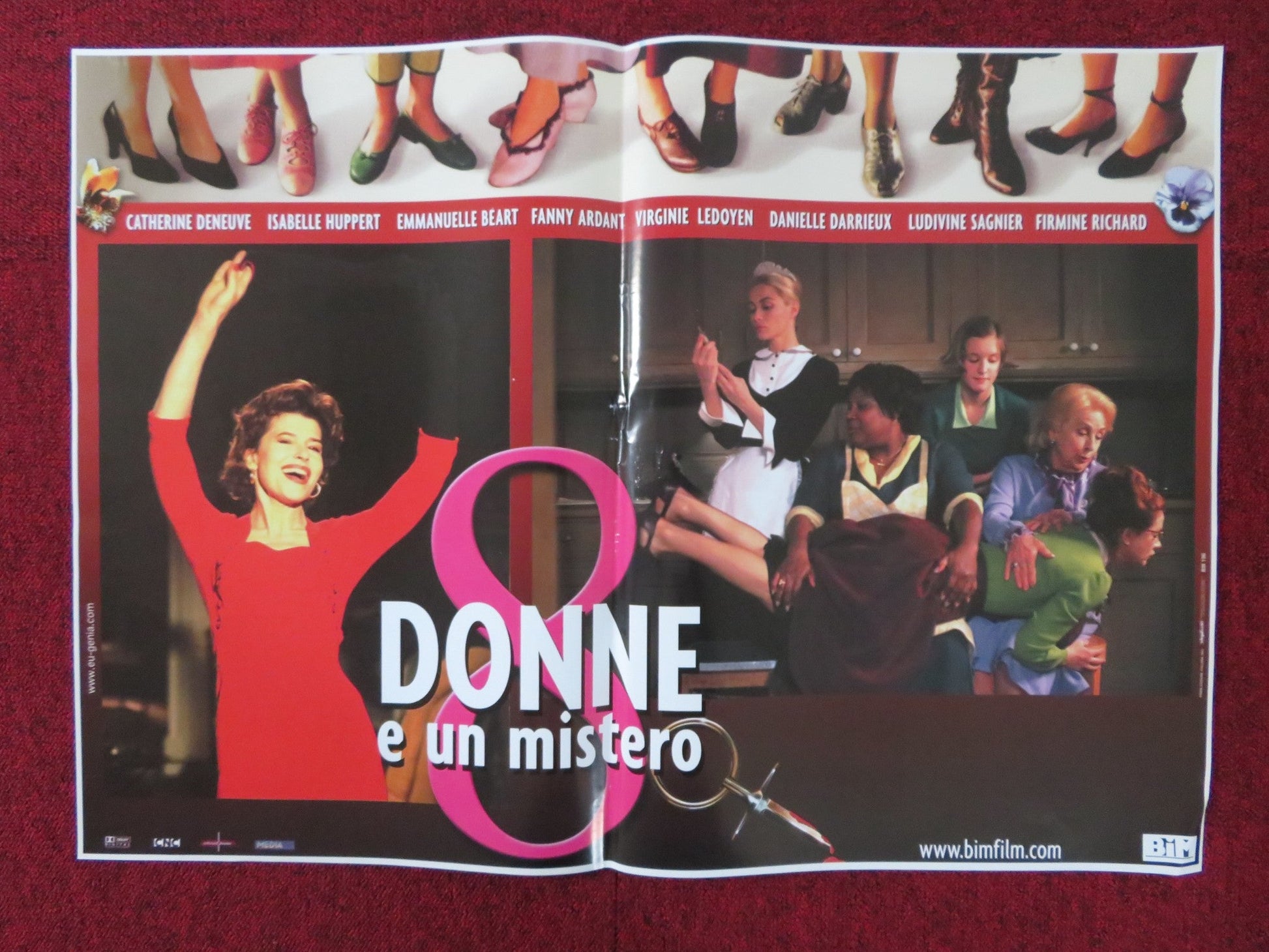 8 WOMEN - A ITALIAN FOTOBUSTA POSTER CATHERINE DENEUVE ISABELLE HUPPERT 2002 - Rendezvous Cinema