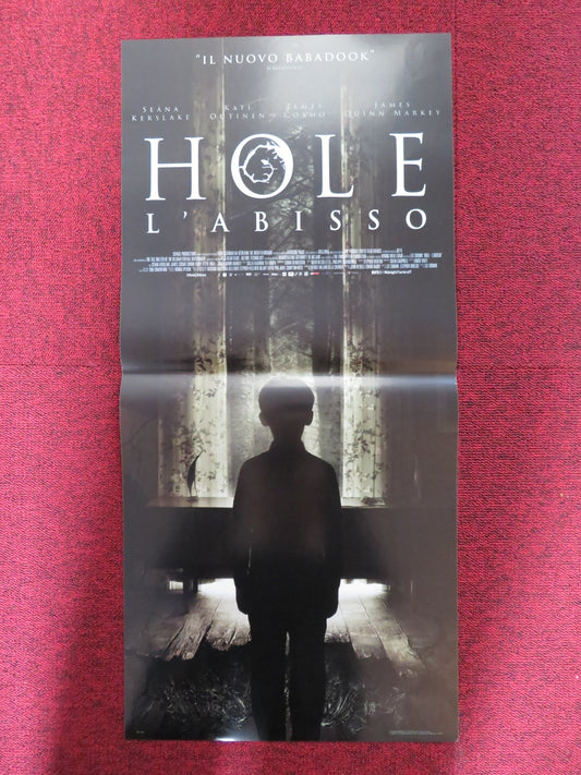 A HOLE IN THE GROUND ITALIAN LOCANDINA POSTER SEANA KERSLAKE QUINN MARKEY 2019 - Rendezvous Cinema