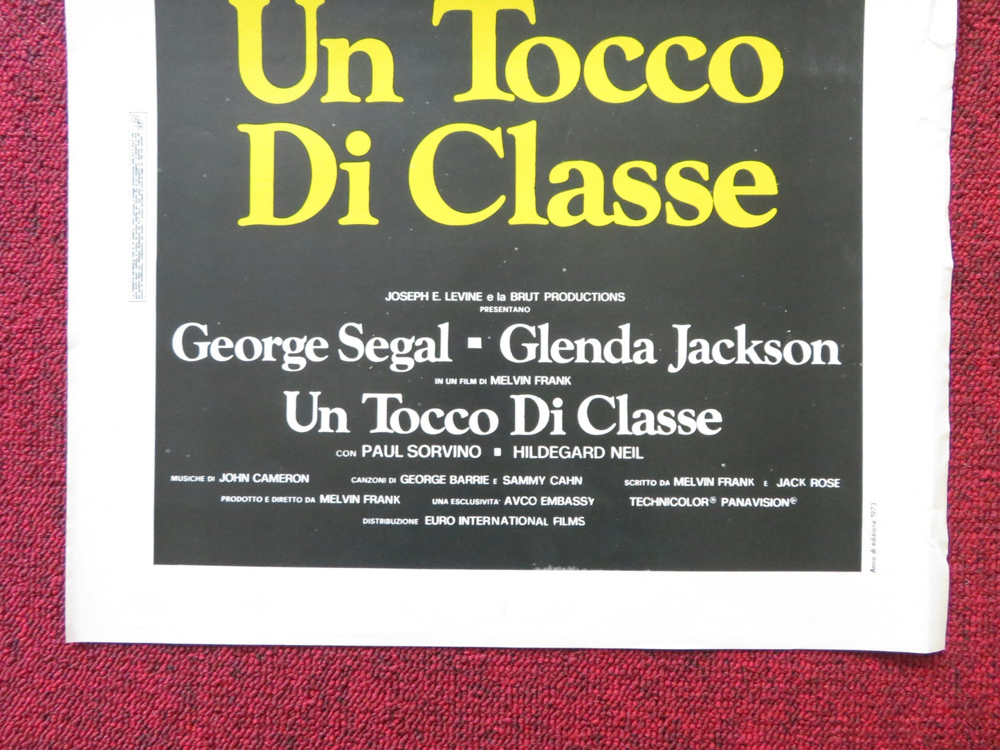 A TOUCH OF CLASS ITALIAN LOCANDINA POSTER GEORGE SEGAL GLENDA JACKSON 1973 - Rendezvous Cinema