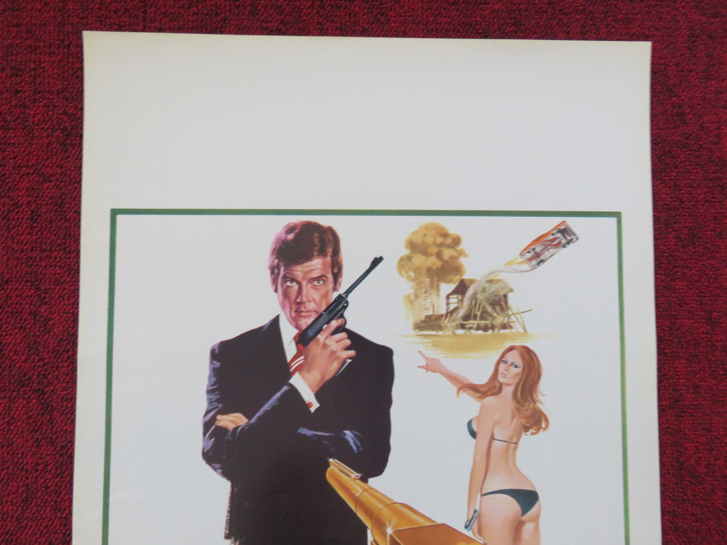 THE MAN WITH THE GOLDEN GUN ITALIAN LOCANDINA POSTER JAMES BOND ROGER MOORE 1974