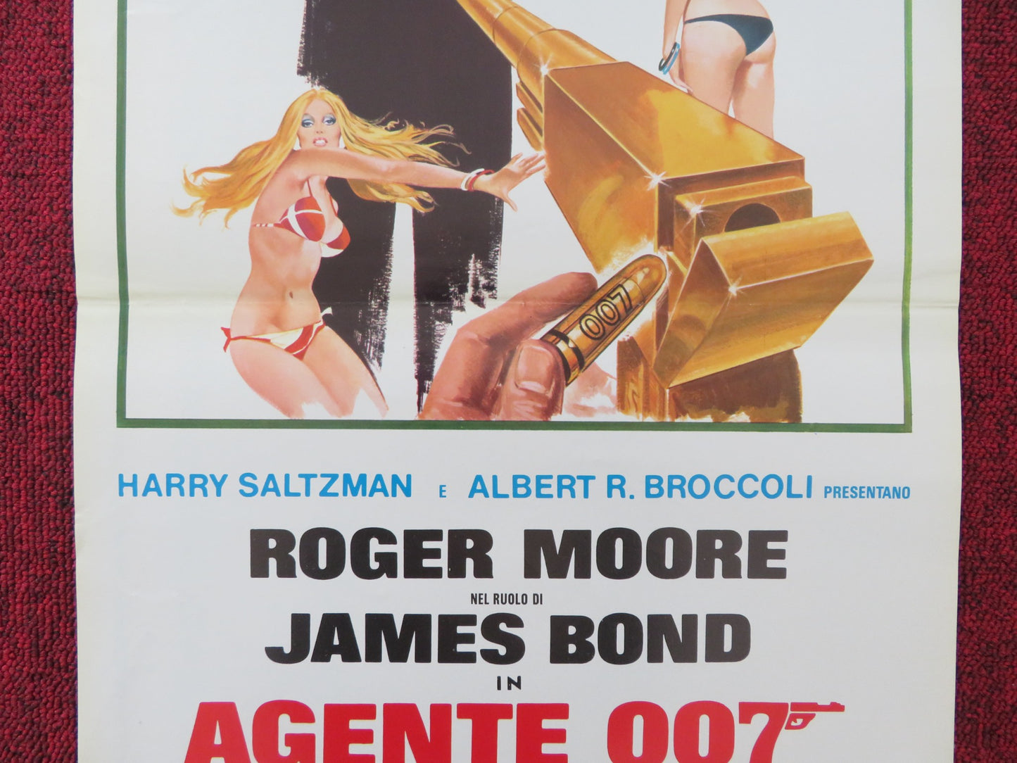 THE MAN WITH THE GOLDEN GUN ITALIAN LOCANDINA POSTER JAMES BOND ROGER MOORE 1974