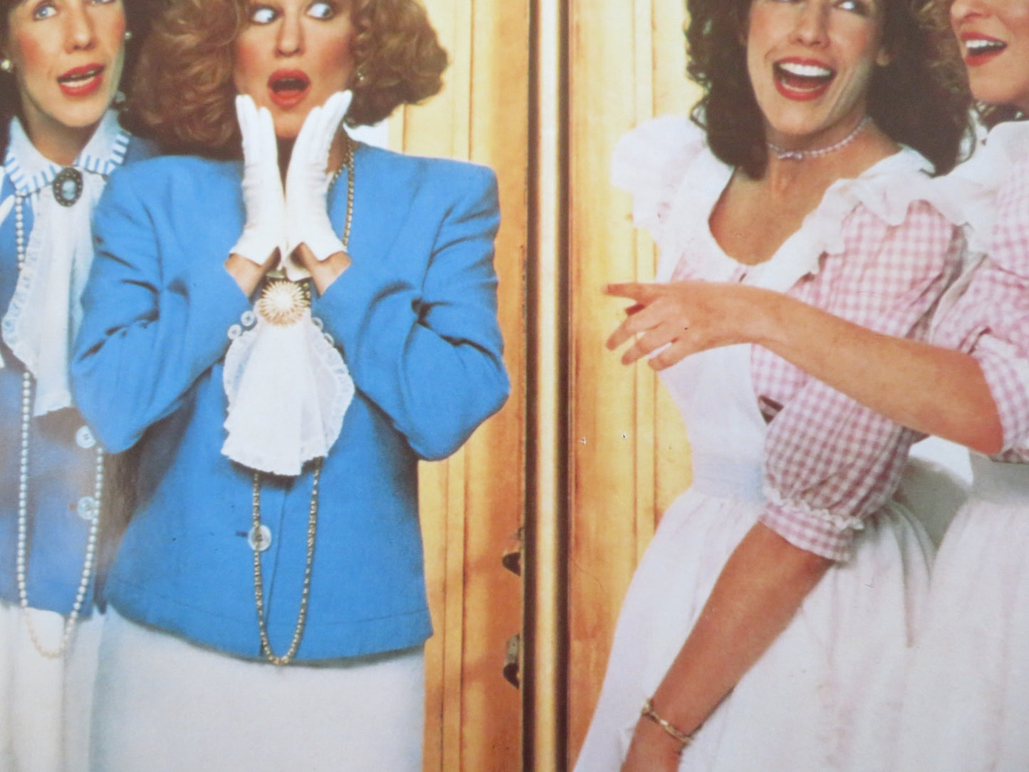 BIG BUSINESS VHS VIDEO POSTER ROLLED BETTE MIDLER LILY TOMLIN 1988