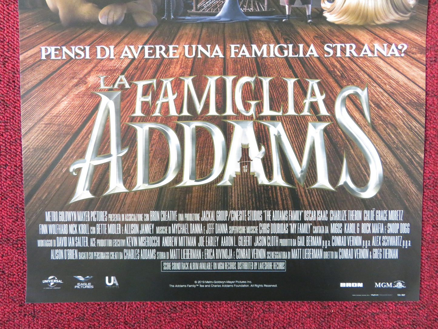 THE ADDAMS FAMILY ITALIAN LOCANDINA POSTER OSCAR ISAAC CHARLIZE THERON 2019