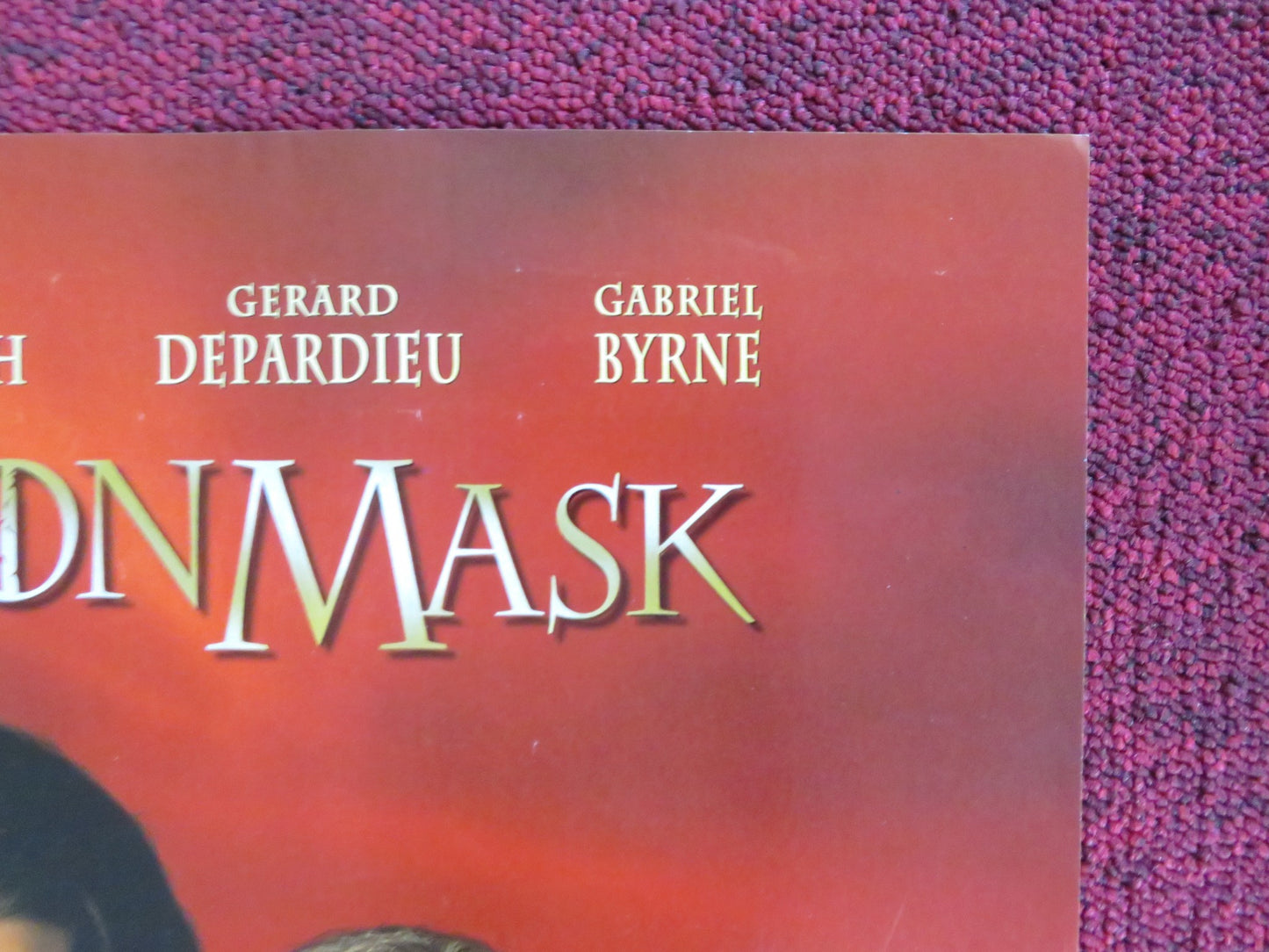 THE MAN IN THE IRON MASK VHS VIDEO POSTER LEONARDO DICAPRIO JEREMY IRONS 1998