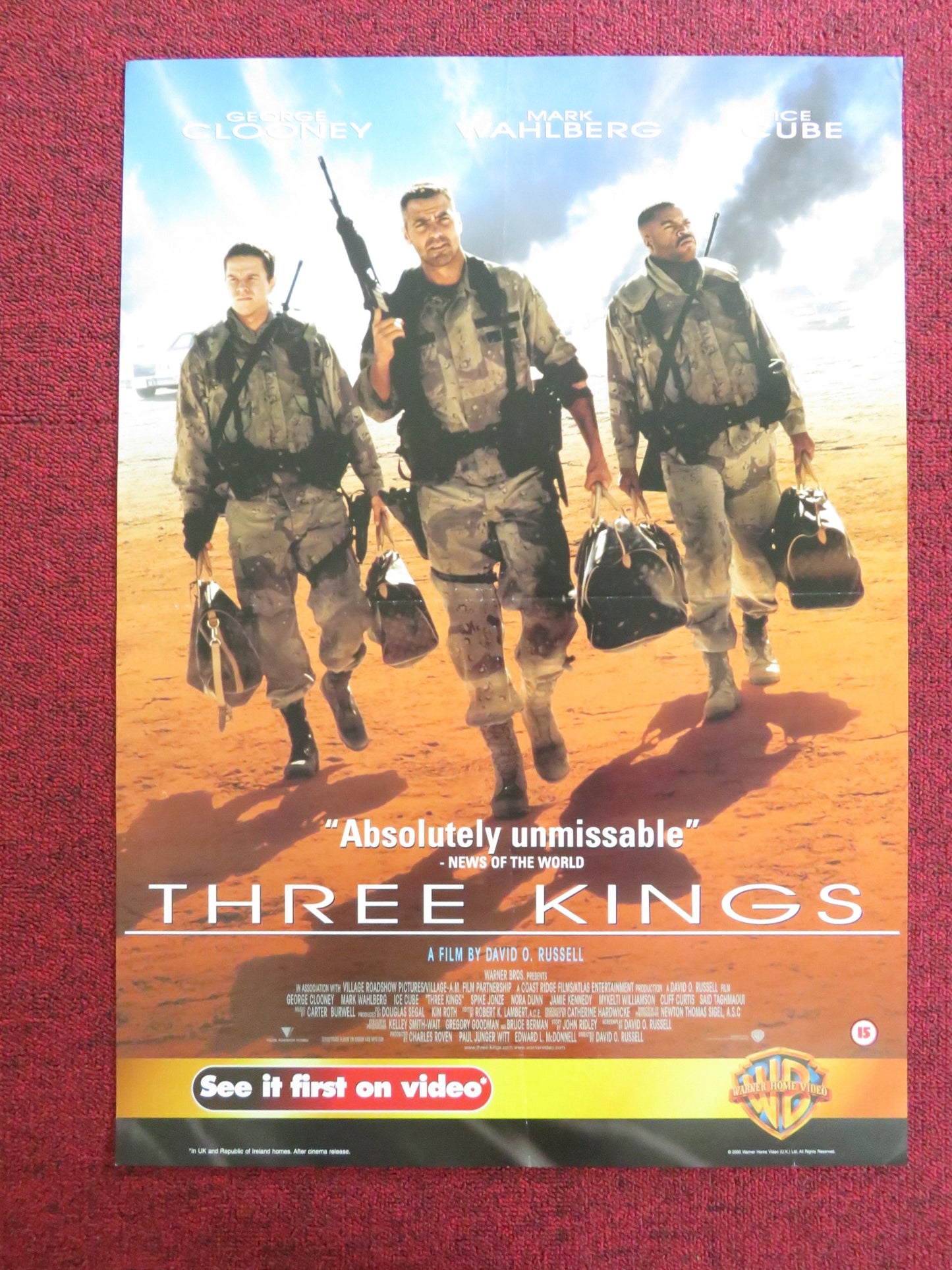 THREE KINGS VHS VIDEO POSTER GEORGE CLOONEY MARK WAHLBERG 1999