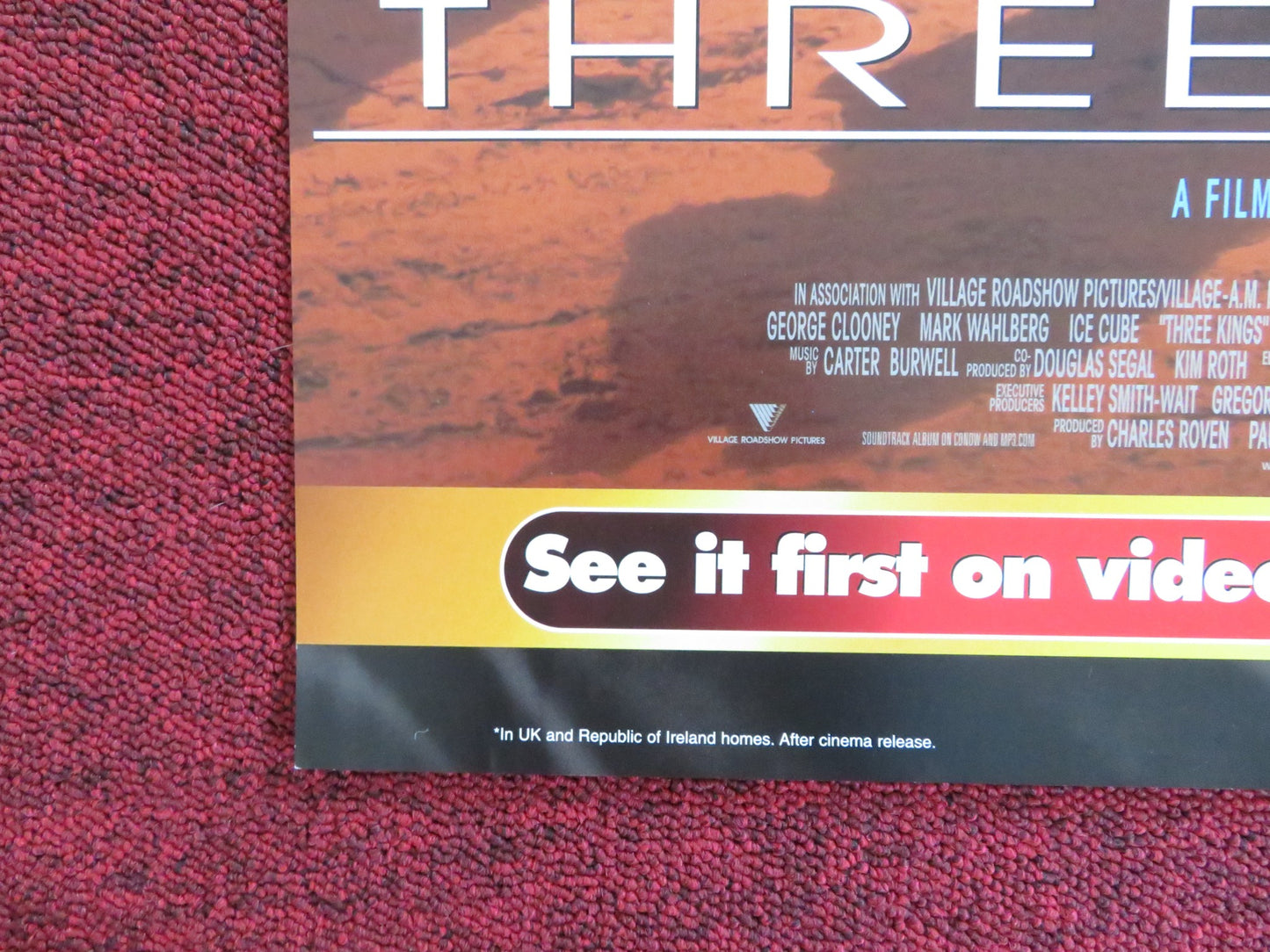 THREE KINGS VHS VIDEO POSTER GEORGE CLOONEY MARK WAHLBERG 1999