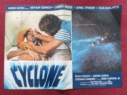 CYCLONE - B ITALIAN FOTOBUSTA POSTER ARTHUR KENNEDY CARROL BAKER 1978