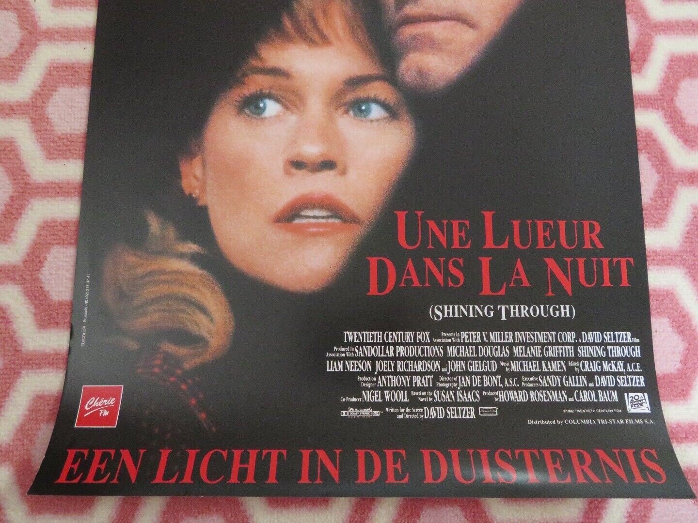 SHINING THROUGH / UNE LUEUR DANS LA NUIT BELGIUM (19"x 13")POSTER M. DOUGLAS '92