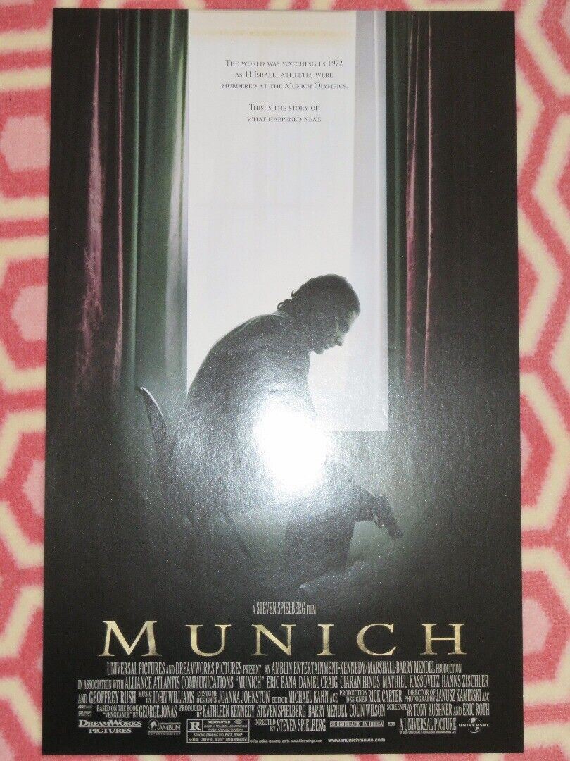 MUNICH US MINI (11.5"x 17") POSTER ERIC BANA DANIEL CRAIG SPIELBERG 2005