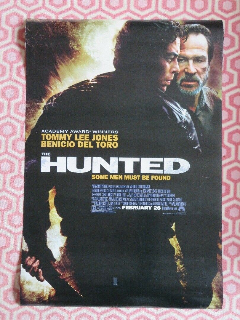 THE HUNTED US ONE SHEET ROLLED POSTER TOMMY LEE JONES BENICIO DEL TORO 2003