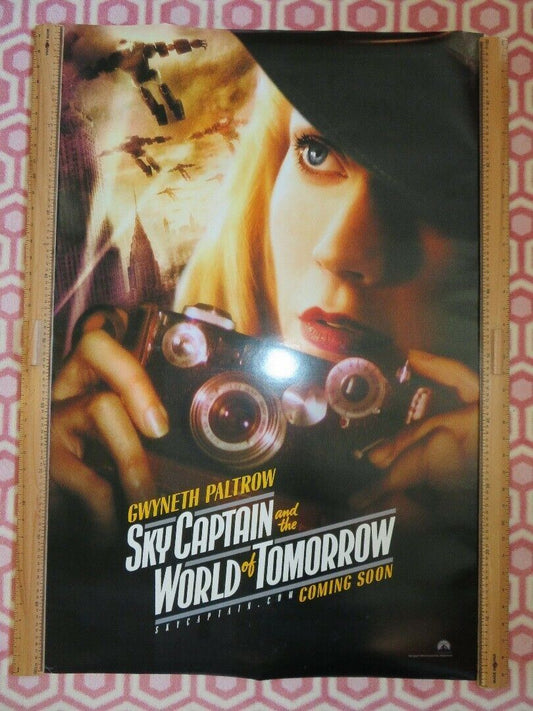 SKY CAPTAIN AND THE WORLD OF TOMORROW US ROLLED POSTER GWYNETH PLATROW 2004