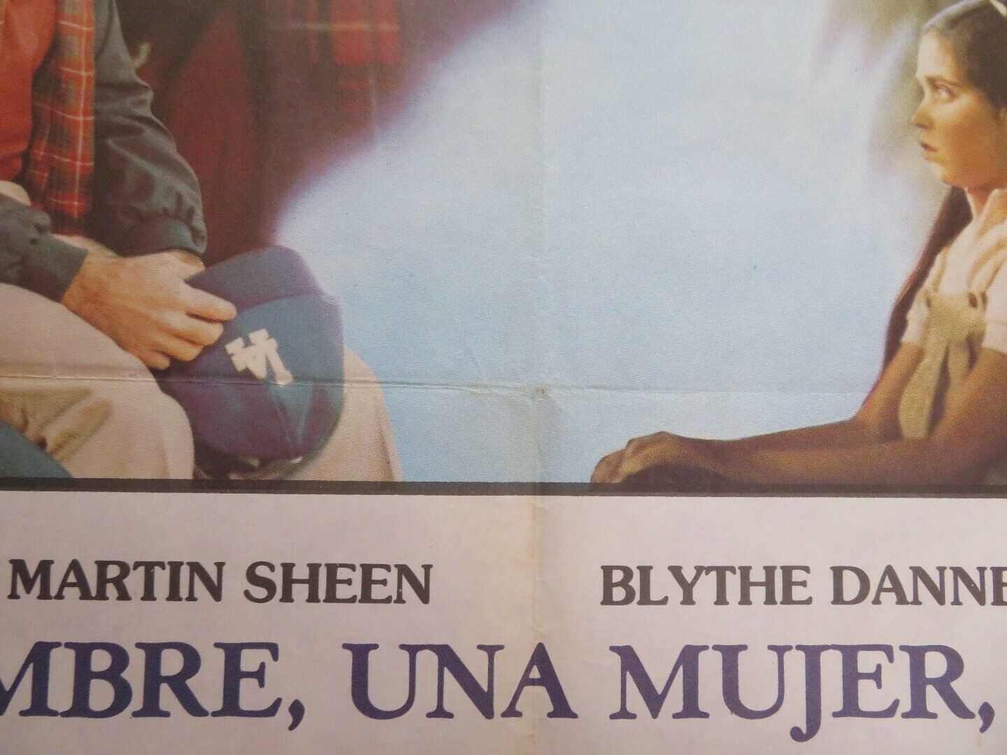 Man, Woman and Child SPANISH (39"X 27.5") ROLLED POSTER MARTIN SHEEN 1983