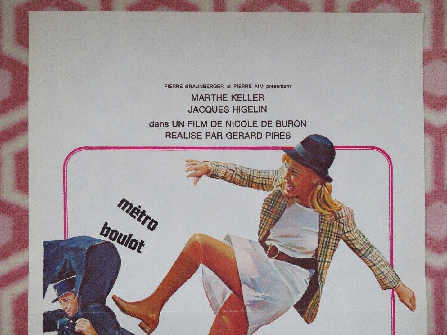 ELLE COURT, EL COURT LA BANLIEUE BELGIUM (21"x14") POSTER MARTHE KELLER 1973