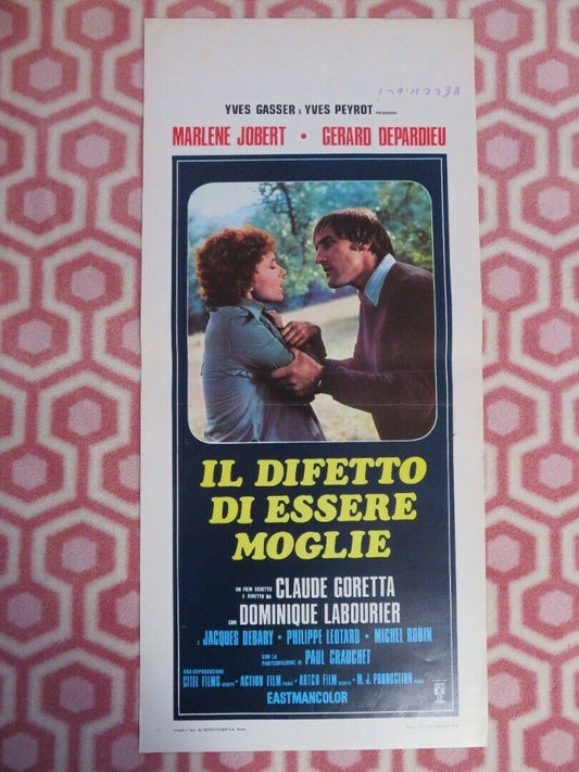 IL DIFETTO DI ESSERE MOGLIE ITALIAN LOCANDINA  (27.5"x13") POSTER M JOBERT 1976