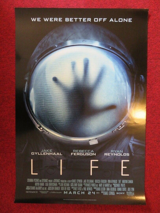 Ryan Reynolds And Jake Gyllenhaal Featured On Life Movie Poster