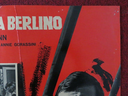 UN TRENO E' FERMO A BERLINO / STOP TRAIN 349 ITALIAN FOTOBUSTA POSTER 1963