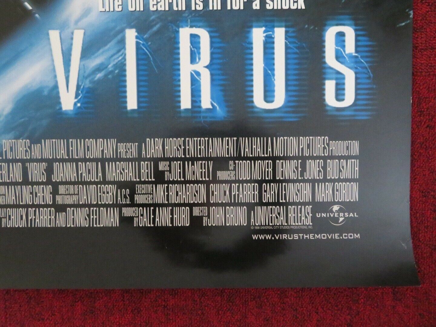 VIRUS US ONE SHEET ROLLED POSTER JAMIE LEE CURTIS DONALD SUTHERLAND 1999