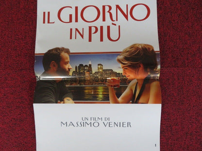 IL GIORNO IN PIU / one day more ITALIAN LOCANDINA (27"x12.5") POSTER 2011