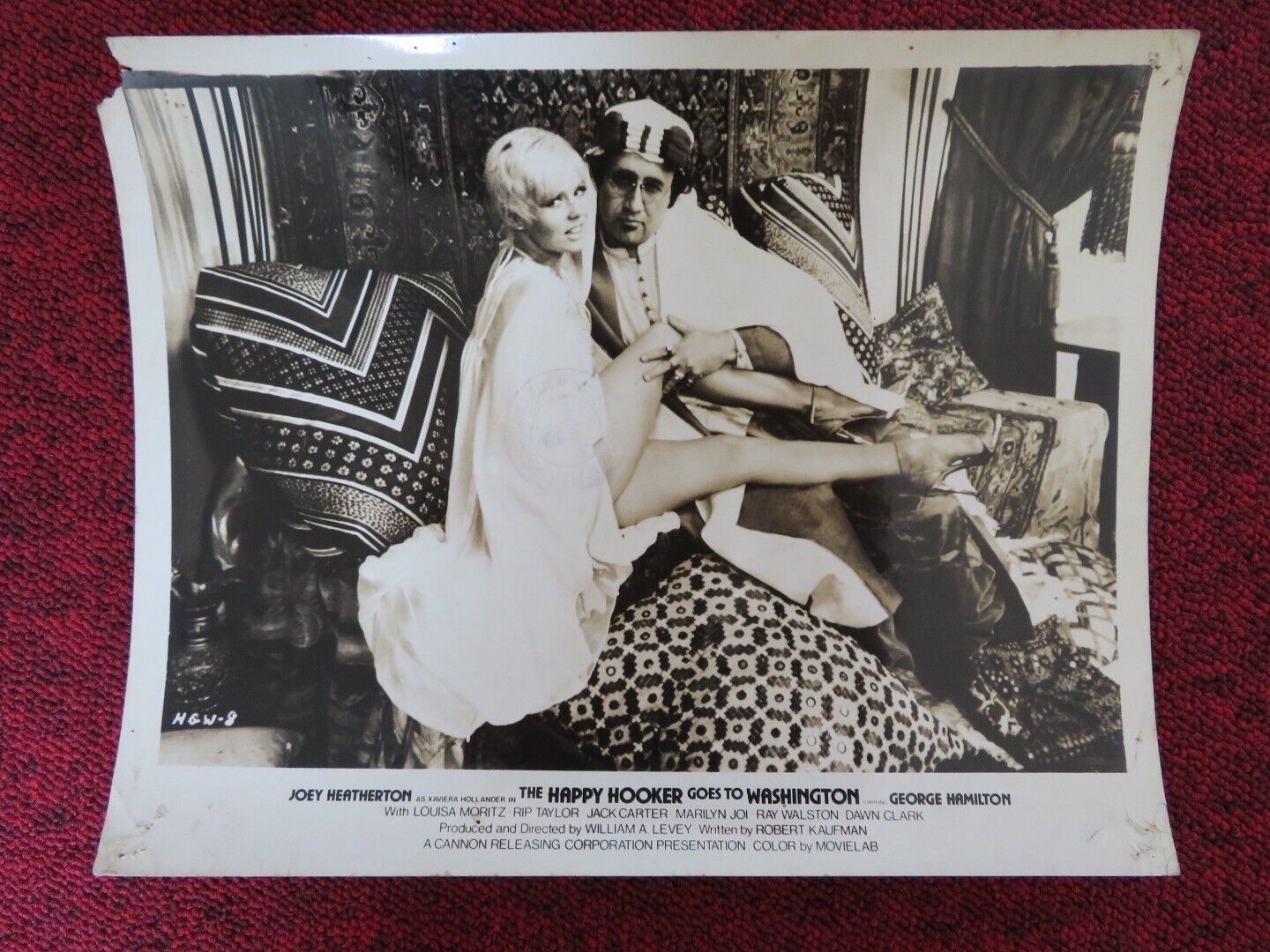 THE HAPPY HOOKER GOES TO WASHINGTON - C LOBBY CARD GEORGE HAMILTON J. HEATHERTON