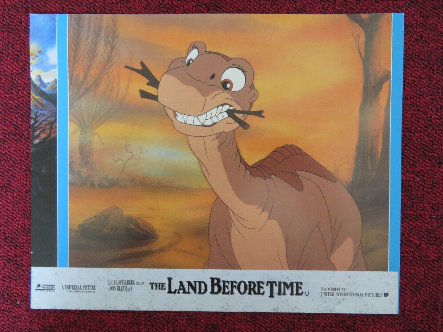 THE LAND BEFORE TIME - G LOBBY CARD LUCAS SPIELBERG 1988