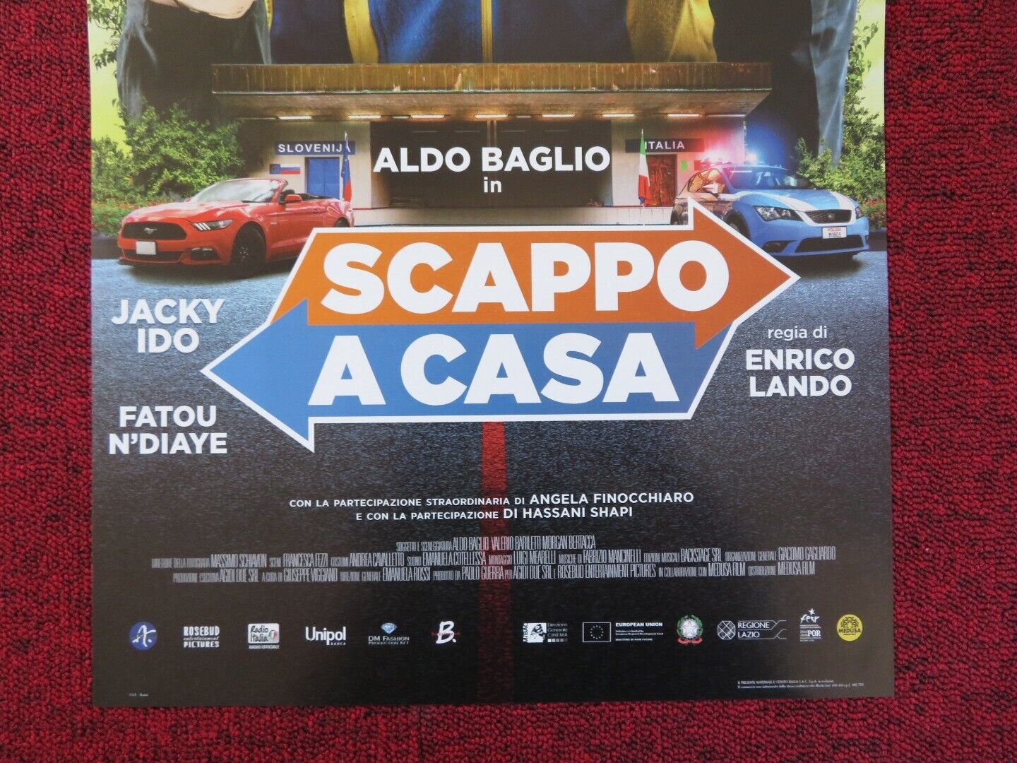 SCAPPO A CASA  ITALIAN LOCANDINA (26.5"x12.5") POSTER JACKY IDO FATOU 2019