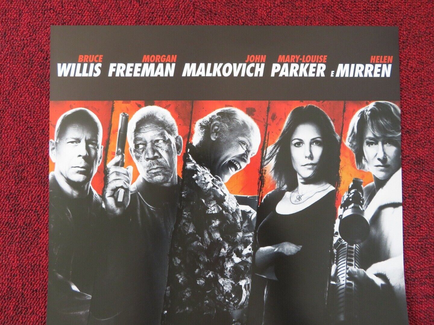 RED  ITALIAN LOCANDINA (26.5"x12.5") POSTER BRUCE WILLIS MORGAN FREEMAN 2010