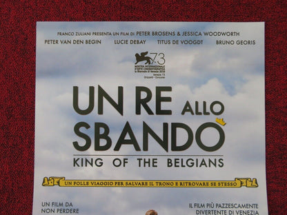 UN RE ALLO SBANDO ITALIAN LOCANDINA (26.5"x12.5") POSTER PETER VAN DEN 2016