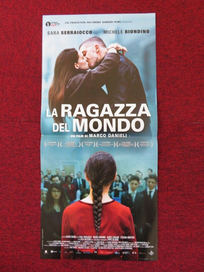 LA RAGAZZA DEL MONDO ITALIAN LOCANDINA (26.5"x12.5") POSTER SARA SERRAIOCCO 2016