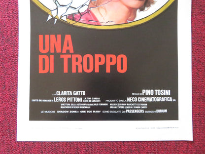 UNA DI TROPPO ITALIAN LOCANDINA POSTER JOHN SAXON DALILA DI LAZZARO 1982