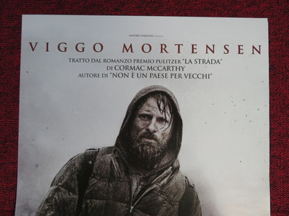 THE ROAD ITALIAN LOCANDINA POSTER VIGGO MORTENSEN KODI SMIT-MCPHEE 2009