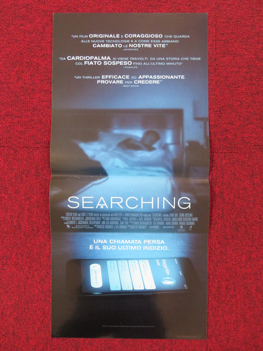 SEARCHING ITALIAN LOCANDINA POSTER JOHN CHO DEBRA MESSING 2018