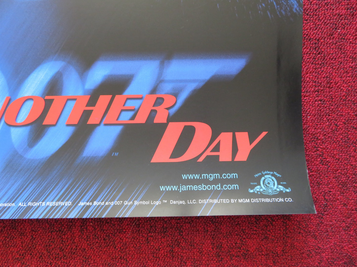 DIE ANOTHER DAY - A US ONE SHEET ROLLED POSTER TOBY STEPHENS PIERCE BROSNAN 2002