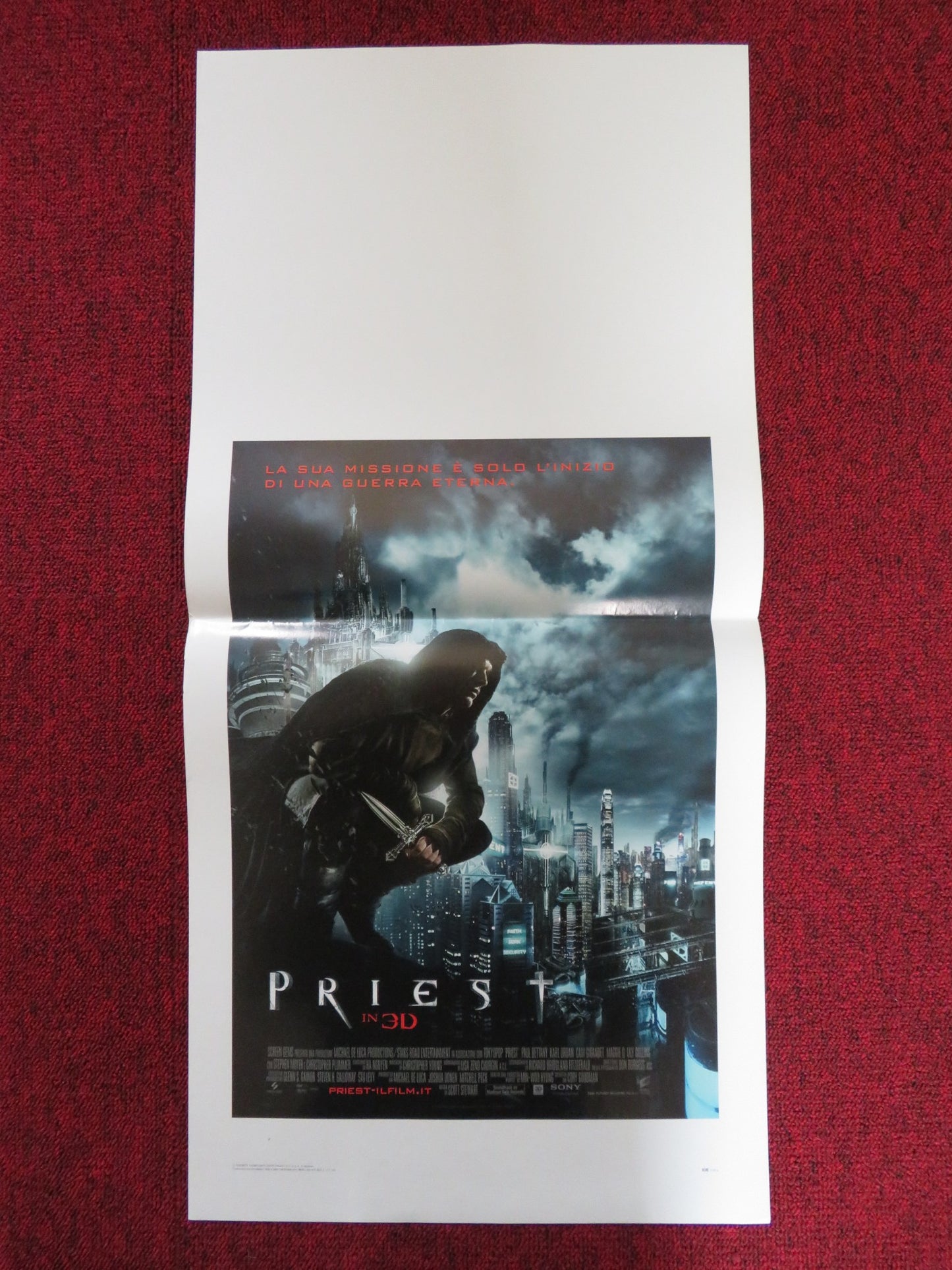 PRIEST ITALIAN LOCANDINA POSTER PAUL BETTANY KARL URBAN 2011