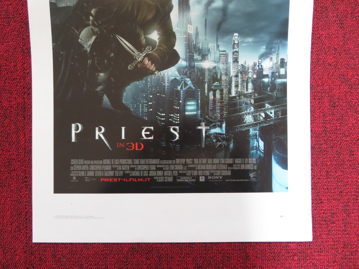 PRIEST ITALIAN LOCANDINA POSTER PAUL BETTANY KARL URBAN 2011