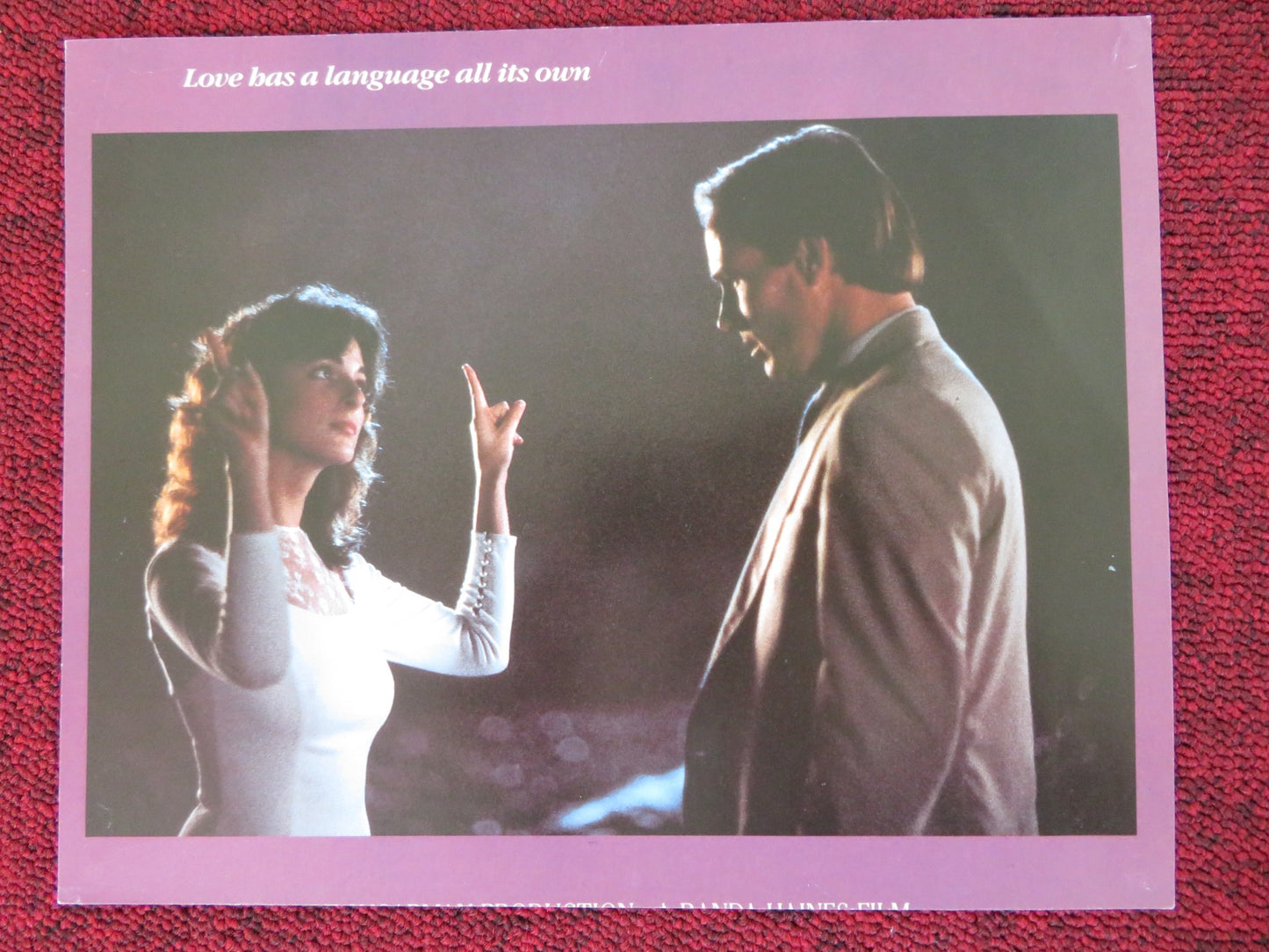 CHILDREN OF A LESSER GOD - A LOBBY CARD WILLIAM HURT MARLEE MATLIN 1986