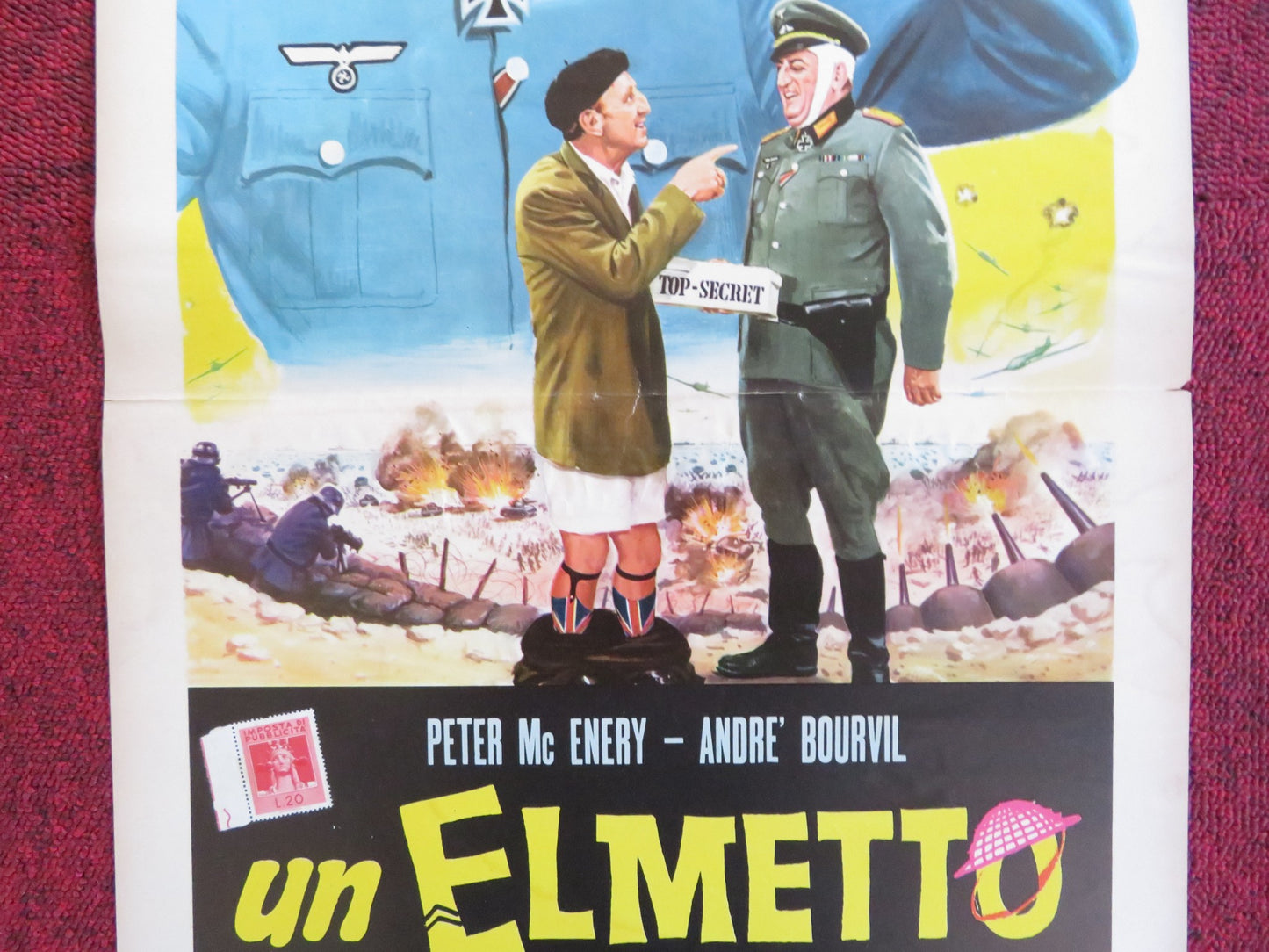 UN ELMETTO PIENO DI... FIFA / ATLANTIC WALL ITALIAN LOCANDINA POSTER 1970