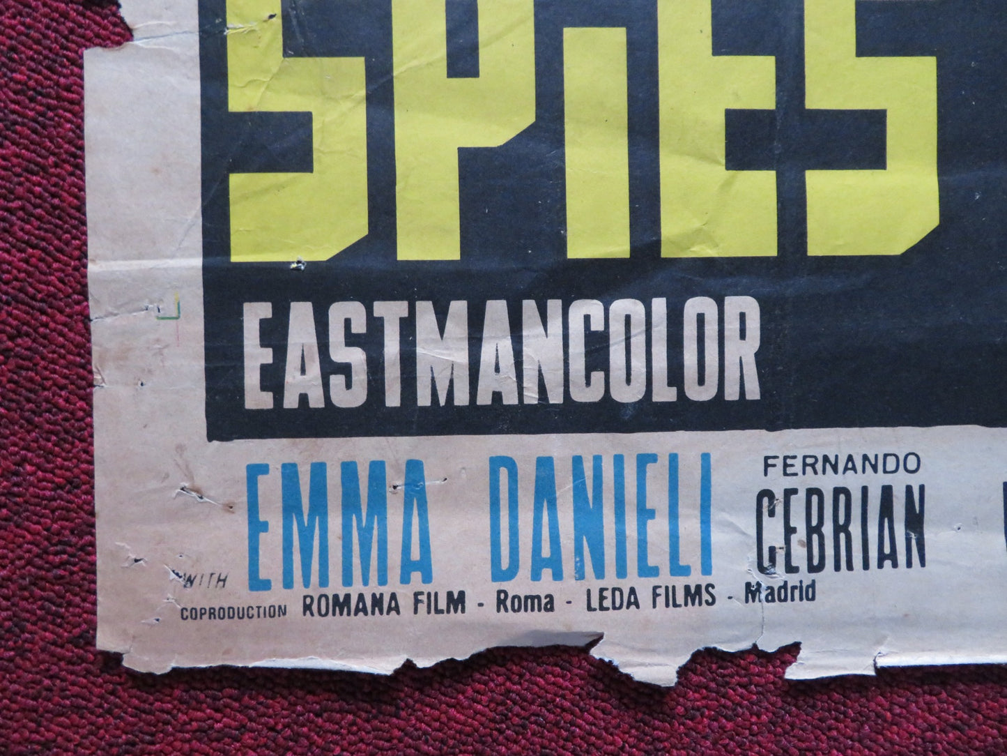 SPIES LOVE FLOWERS SPANISH POSTER ROGER BROWNE EMMA DANIELI 1966