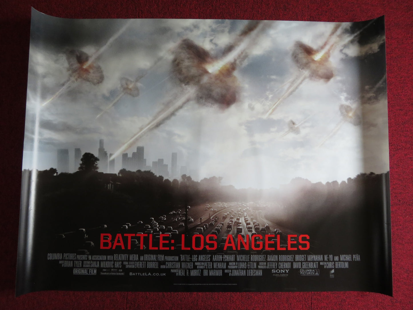 BATTLE LOS ANGELES UK QUAD (30"x 40") ROLLED POSTER AARON ECKHART R.RODRIGUE '10