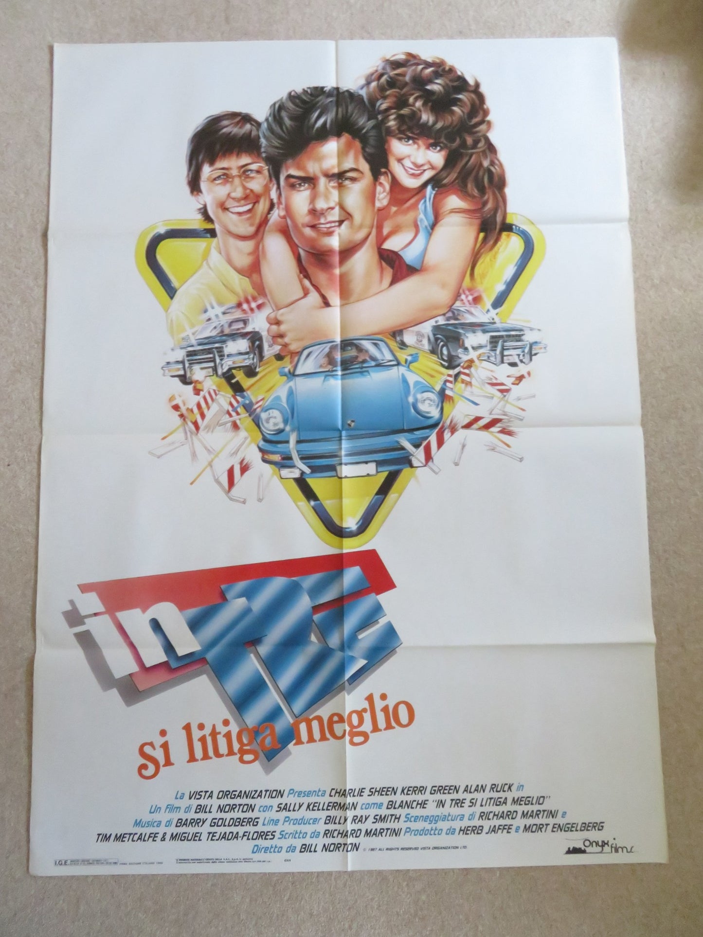 IN TRE SI LITIGA MEGLIO ITALIAN 2 FOGLIO POSTER CHARLIE SHEEN KERRI GREEN 1987