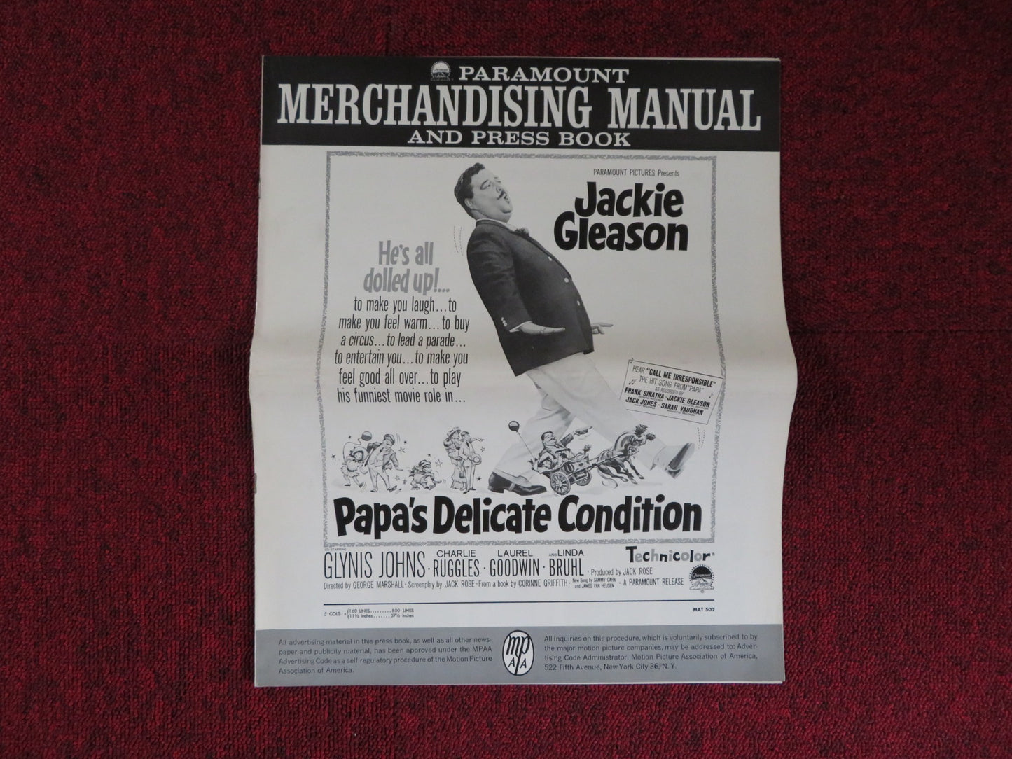 PAPA'S DELICATE CONDITION UNCUT PARAMOUNT FOLDED PRESS BOOK JACKIE GLEESON 1963