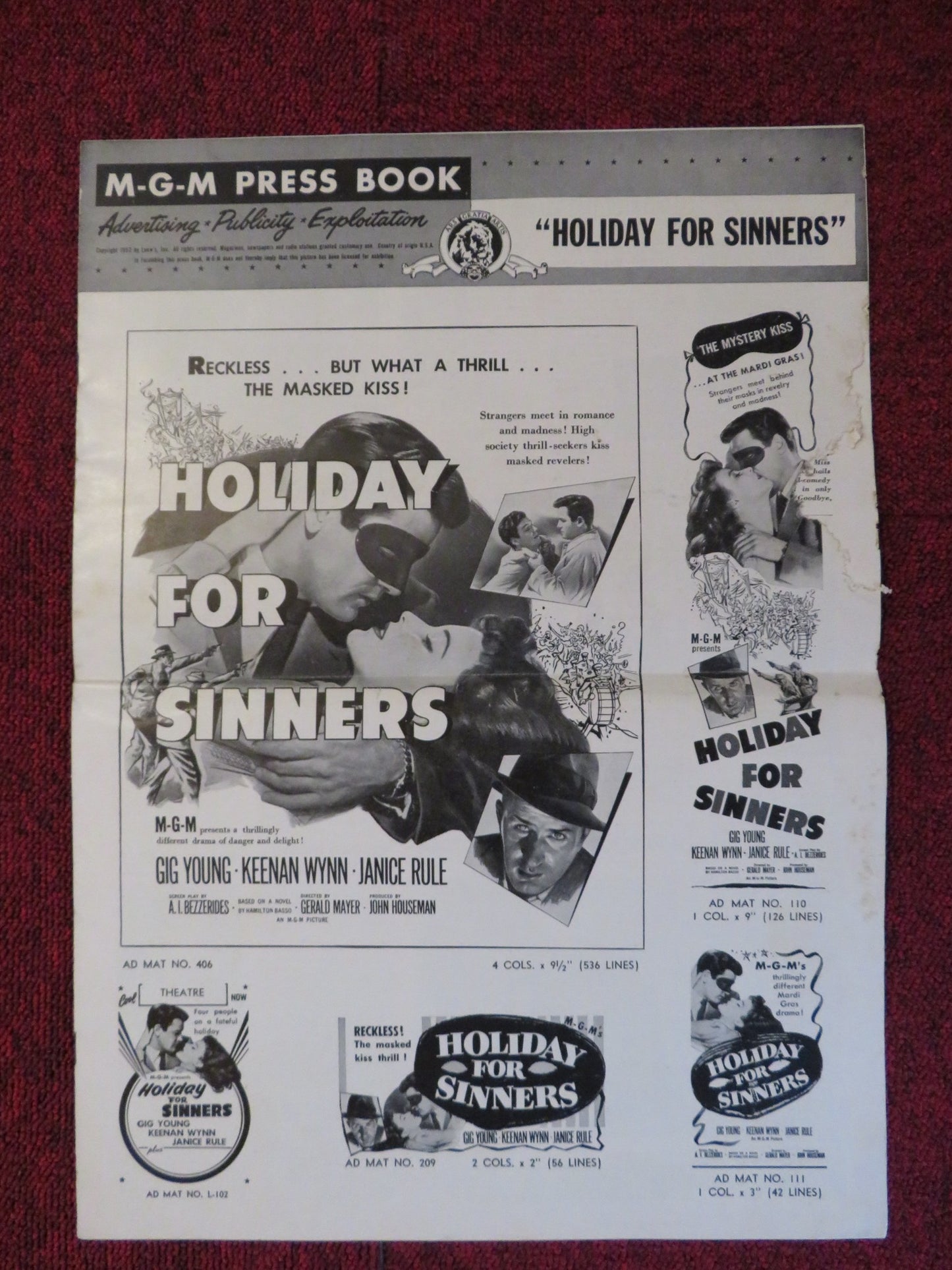 HOLIDAY FOR SINNERS UNCUT MGM FOLDED PRESS BOOK GIG YOUNG KEENAN WYNN 1952