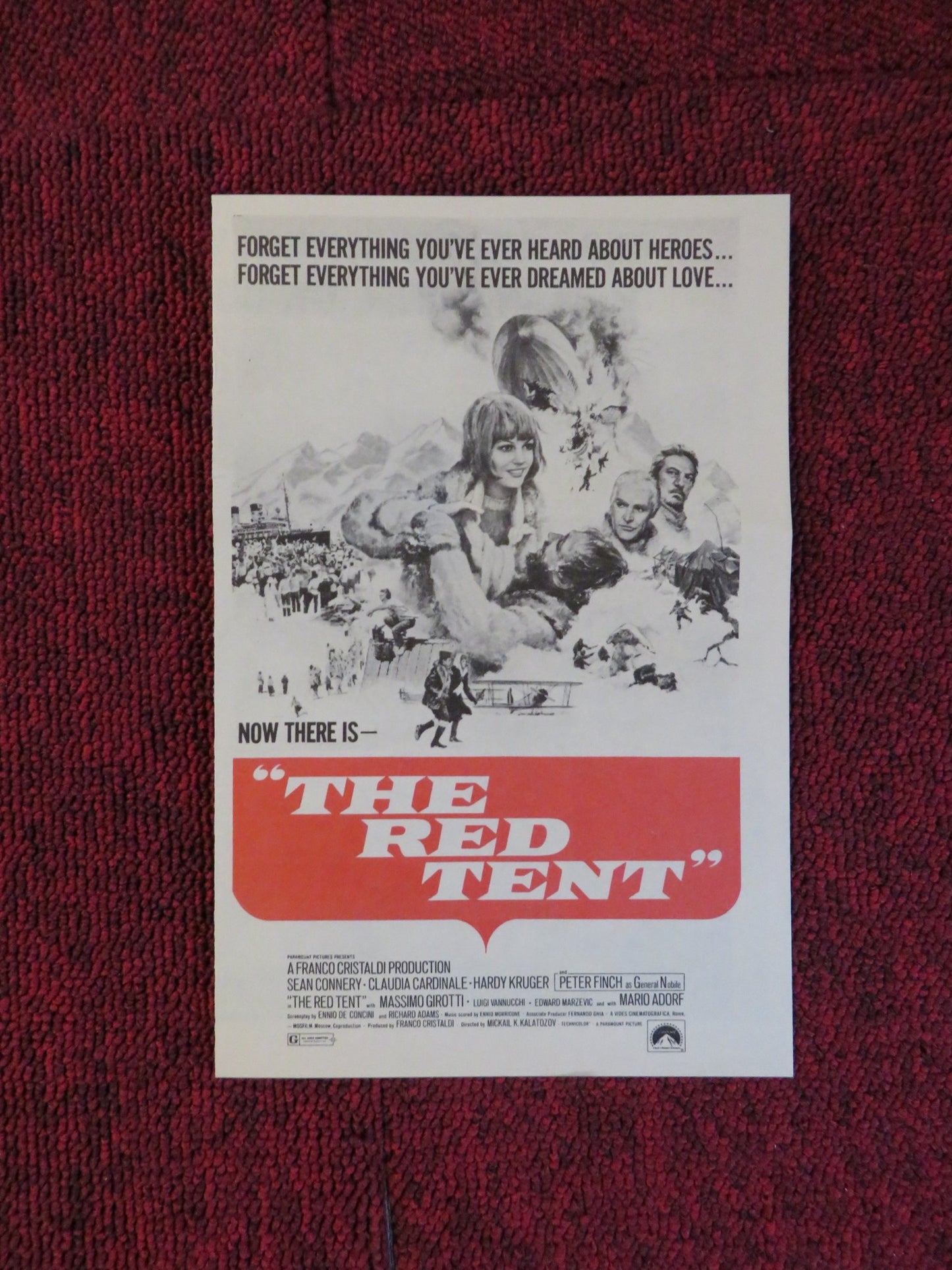 THE RED TENT UNCUT PARAMOUNT FOLDED PRESS BOOK SEAN CONNERY PETER FINCH 1969