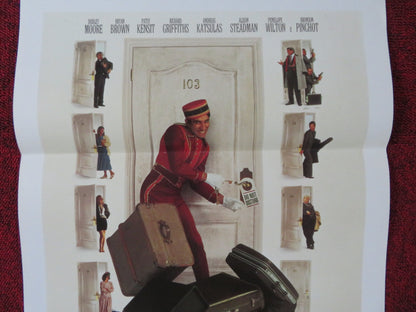 BLAME IT ON THE BELLBOY ITALIAN LOCANDINA POSTER DUDLEY MOORE BRYAN BROWN 1992