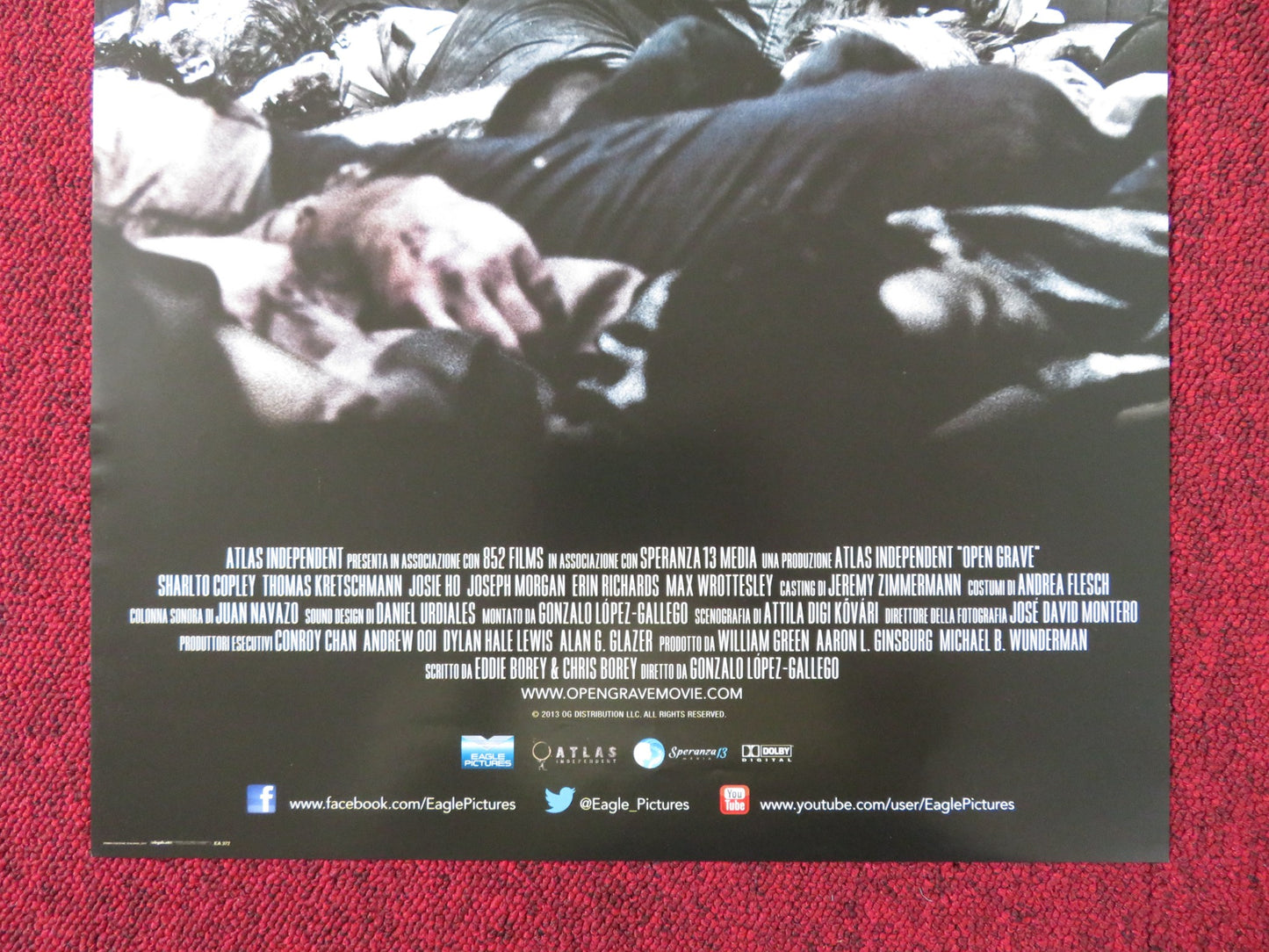 OPEN GRAVE ITALIAN LOCANDINA POSTER SHARLTO COPLEY THOMAS KRETSCHMANN 2013