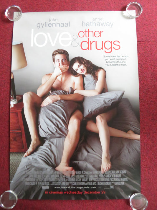 LOVE & OTHER DRUGS - A US ONE SHEET ROLLED POSTER J. GYLLENHAAL A. HATHAWAY 2010