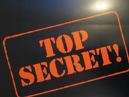 TOP SECRET US 30 X 40 ROLLED POSTER VAL KILMER OMAR SHARIF 1984