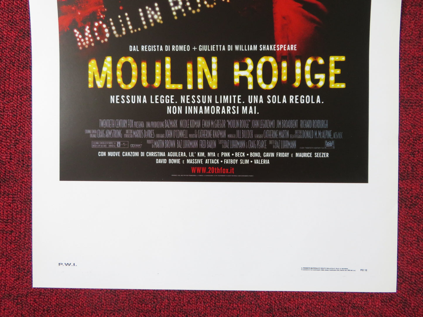 MOULIN ROUGE ITALIAN LOCANDINA POSTER NICOLE KIDMAN EWAN MCGREGOR 2001